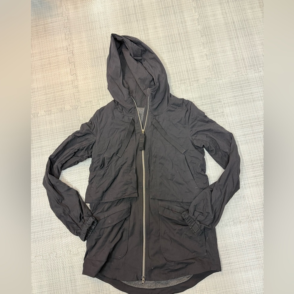 Lululemon Windbreaker / Rainjacket - image 2